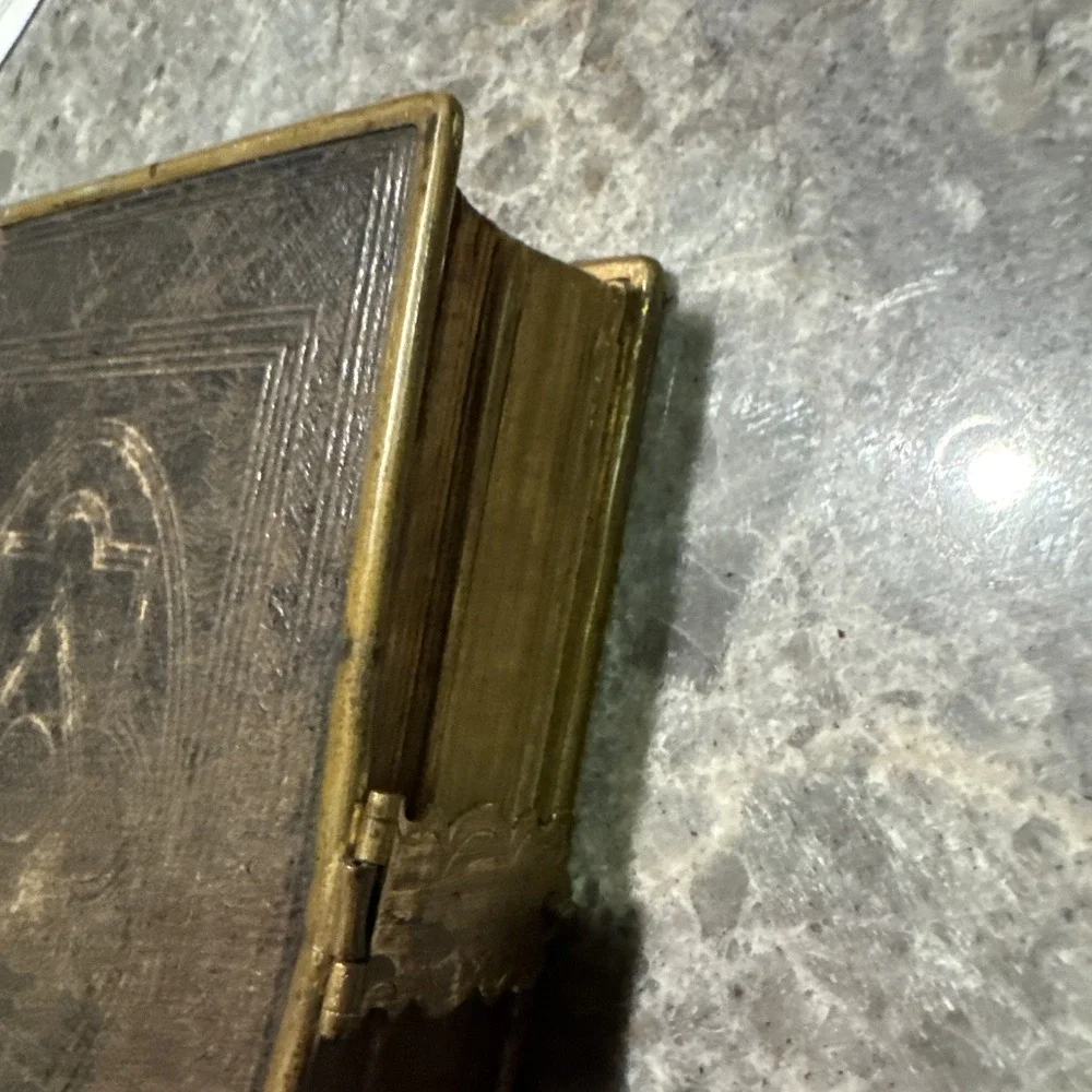 Antique 1865 Glasgow  Bible Book With Clasp Beautiful And rare